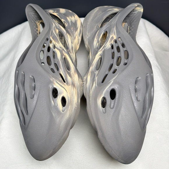 Adidas Yeezy Foam Runner ‘MXT Moon Grey’ – Style GV7904 – Men’s Size 12 – Used - Picture 3 of 15